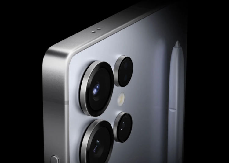 Samsung Galaxy S26 Ultra: Üçlü Kamera ve Büyük Batarya